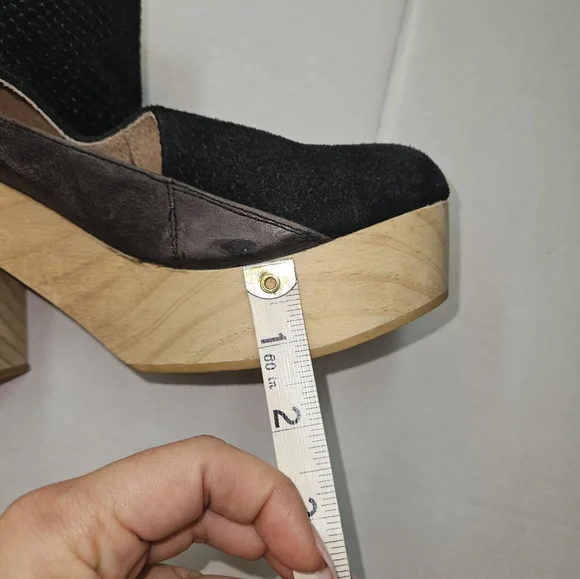 🌸 Free People‎Suede Clogs, size 39